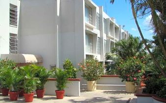 Plaza Hotel & Suites